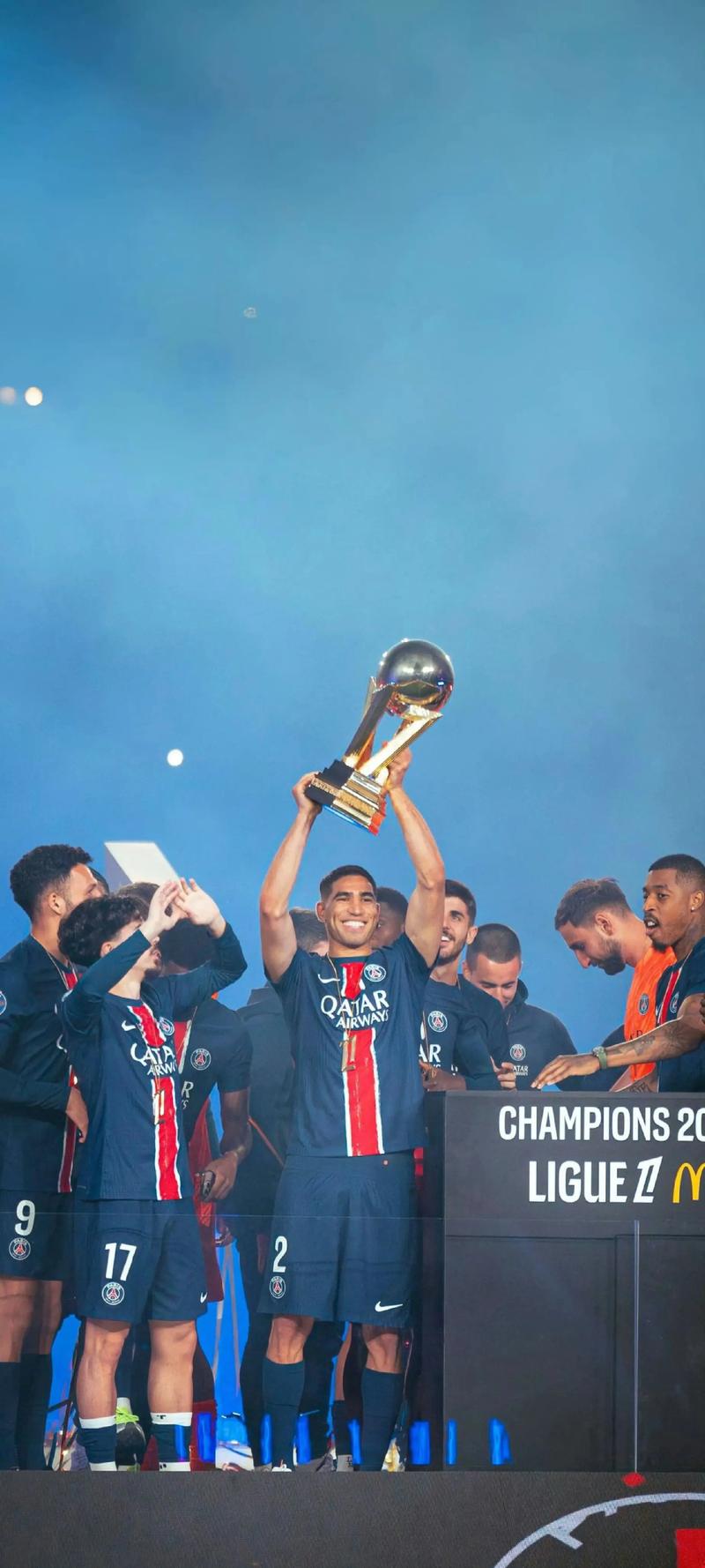 湖人vs猛龙首发：里夫斯搭档詹皇PK英格拉姆&巴恩斯