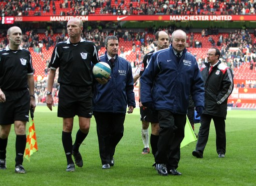 被罚下2人后输球！皇马电视台愤怒：内格雷拉制造的裁判