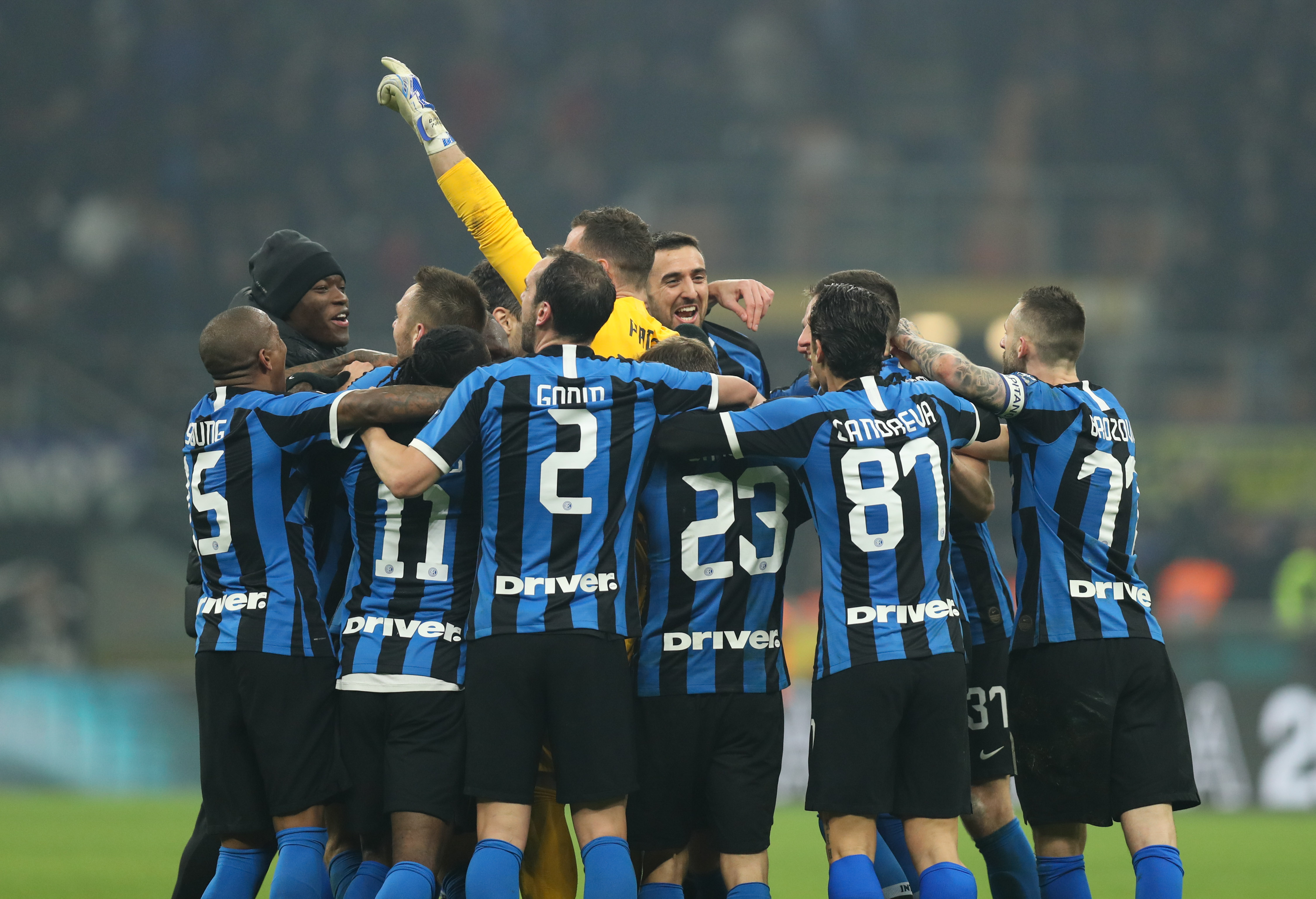 如今足坛的老队友相聚：